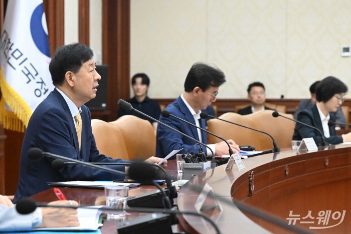구윤철 경제부총리 겸 기획재정부 장관이 7일 오전 서울 종로구 정부서울청사에서 열린 경제관계장관회의에서 모두발언을 하고 있다. 사진=강민석 기자 kms@newsway.co.kr