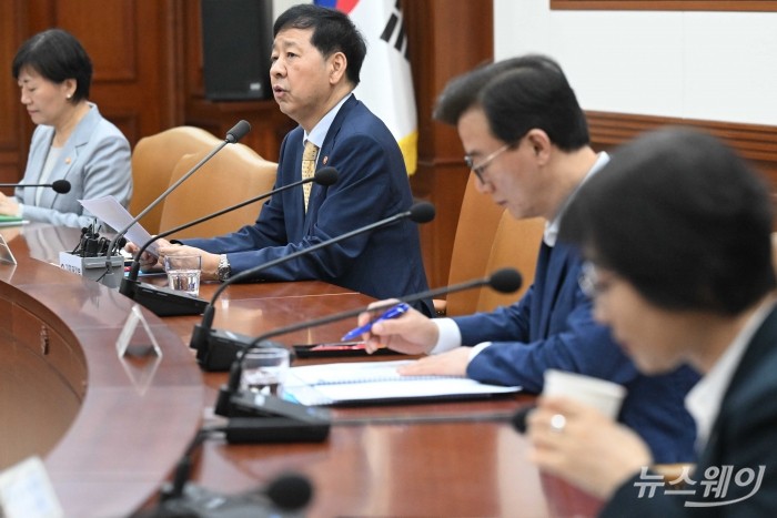 구윤철 경제부총리 겸 기획재정부 장관이 7일 오전 서울 종로구 정부서울청사에서 열린 경제관계장관회의에서 모두발언을 하고 있다. 사진=강민석 기자 kms@newsway.co.kr