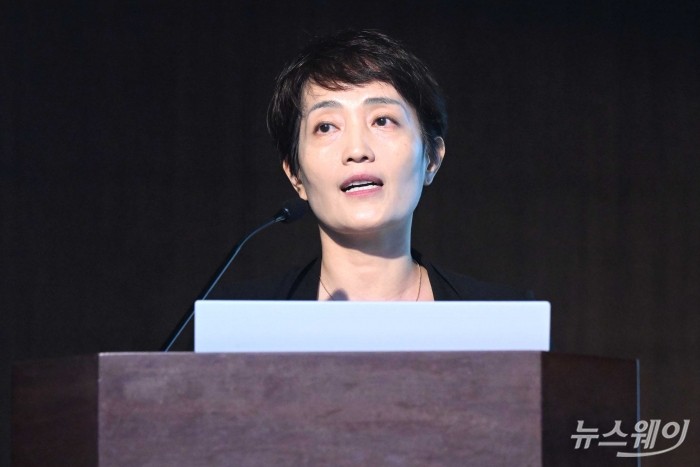 권성애 마음AI 이사가 8일 오전 서울 중구 은행회관에서 열린 '초거대 인공지능 기반 플랫폼 이용지원' 사업 연결의 날에서 발표를 하고 있다. 사진=강민석 기자 kms@newsway.co.kr