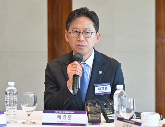 배경훈 부총리, 해킹 사태에 통신사 CEO·CISO 긴급 면담