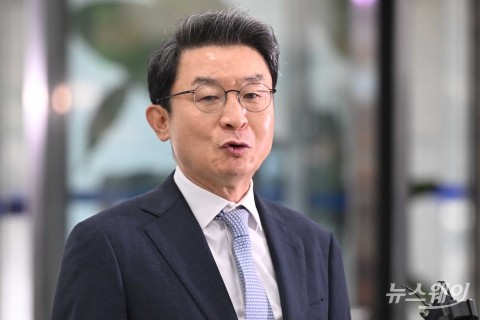 이억원 &quot;홈플러스 사태, 국민 눈높이에 미흡···사모펀드 제도 개선&quot;