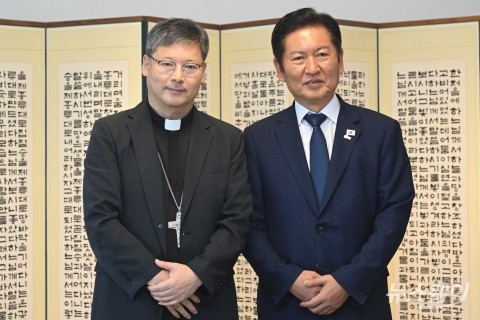 정순택 대주교 만난 정청래 민주당 대표