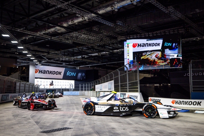 한국타이어 후원 포뮬러 E 시즌 11 런던 E-Prix 경기 장면. 사진=한국타이어 제공