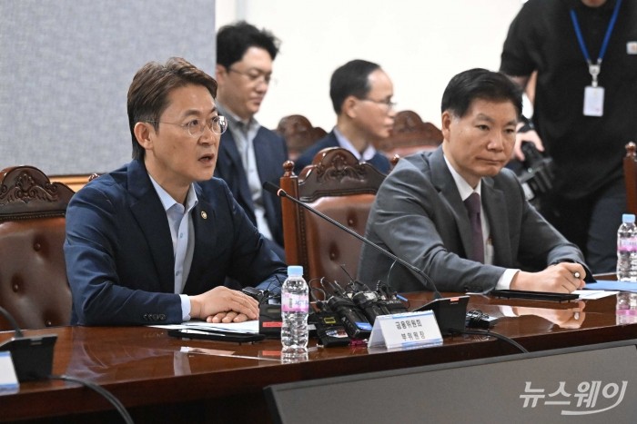 권대영 금융위원회 부위원장이 21일 오전 서울 중구 은행연합회에서 열린 석유화학 경쟁력 제고를 위한 금융권 간담회에서 모두발언을 하고 있다. 사진=강민석 기자 kms@newsway.co.kr