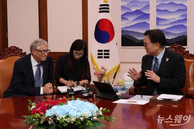 환담 나누는 우원식 국회의장·빌 게이츠 게이츠재단 이사장