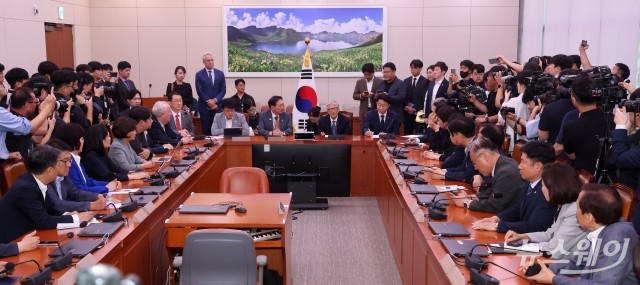 '한국의 글로벌 조건 기여와 리더십' 발언하는 빌 게이츠