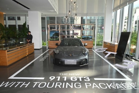 포르쉐 GT3 모델 25주년 기념···'신형 911 GT3 투어링 패키지' 공개