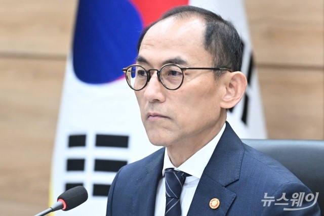 개인정보위원장 "KT·LG유플러스 해킹 피해 의혹 진상 파악 중"