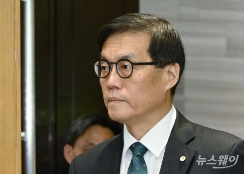 이창용 총재 &quot;한은, 유동성 늘려 부동산 시장 불 지피지 않을 것&quot;
