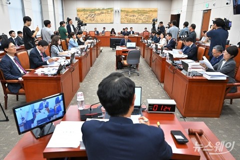 국회 인사청문회 출석한 최교진 사회부총리 겸 교육부 장관 후보자