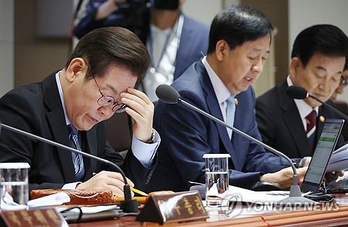 이 대통령, 새마을금고 관리 감독 문제 지적···"사각지대 고쳐야"