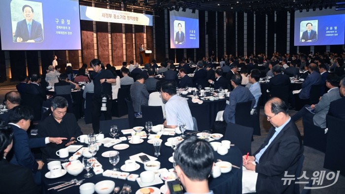 구윤철 경제부총리 겸 기획재정부 장관이 5일 오전 서울 중구 웨스틴조선에서 열린 희망중소기업포럼에서 축사를 하고 있다. 사진=강민석 기자 kms@newsway.co.kr