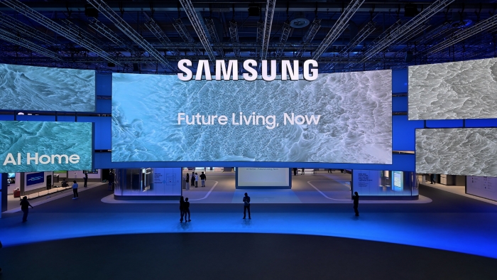 삼성전자가 IFA 2025서 세계적 아티스트 '마오틱'과 함께 'AI Home' 비전 담은 미디어 파사드를 공개했다. 사진=삼성전자 제공