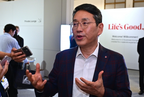 중국 안전지대로···조주완 LG전자 사장 "B2B 등 강화"(종합)