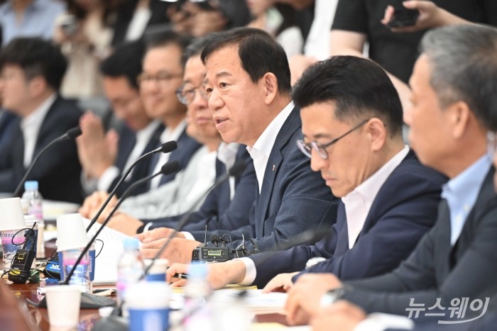 서유석 금융투자협회장이 8일 오전 서울 여의도 금융투자협회에서 열린 금융투자회사 CEO 간담회에서 모두발언을 하고 있다. 사진=강민석 기자 kms@newsway.co.kr