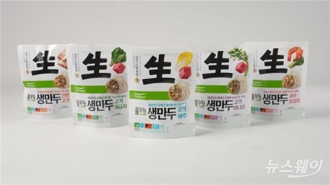 풀무원, 프리미엄 '생만두'로 CJ 비비고 아성에 도전장