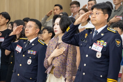 롯데장학재단, 순직·공상 경찰·해경 자녀에 장학금 3억 원 전달