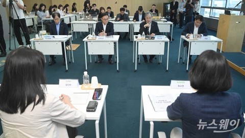 처음으로 빅테크 CEO 모아 간담회 연 이찬진 금감원장