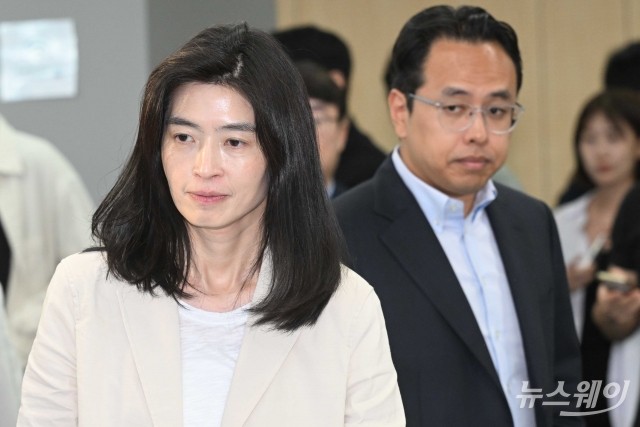 빅테크 CEO 간담회 향하는 정신아 카카오 대표·김범석 우아한형제들 대표