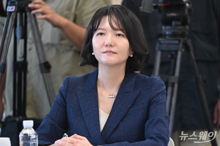 최수연 네이버 대표이사가 11일 오후 서울 강남구 네이버스퀘어 역삼에서 열린 빅테크 CEO 간담회에 참석해 자리하고 있다. 사진=강민석 기자 kms@newsway.co.kr