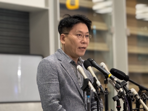 '330명 무사 귀국'···김동명 LG엔솔 대표 "기쁘고 뭉클하다"
