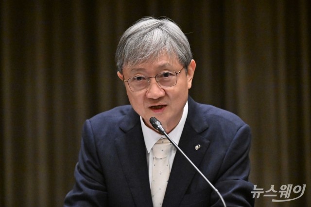 이찬진 금감원장 "소비자 보호에 외국계 금융회사도 중시해야"