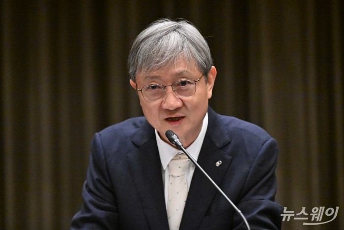 이찬진 금융감독원장이 15일 오전 서울 여의도 콘래드호텔에서 열린 외국계 금융회사 CEO 간담회에서 모두발언을 하고 있다. 사진=강민석 기자 kms@newsway.co.kr
