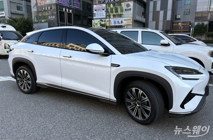BYD '씨라이언7' 차량. 사진=황예인 기자