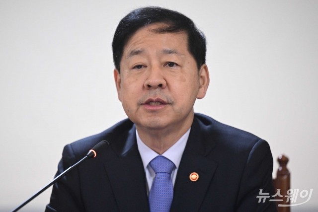 美 연방공개시장위원회 이후 첫 F4 회의 주재하는 구윤철 부총리