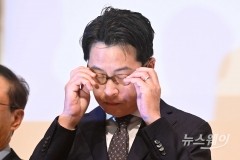 고개 숙인 조좌진 롯데카드 대표···"무조건 보상, 필요하다면 사임할 것"(일문일답)