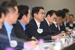은행·보험 자본규제 합리화···주담대 조이고, 기업대출 늘린다