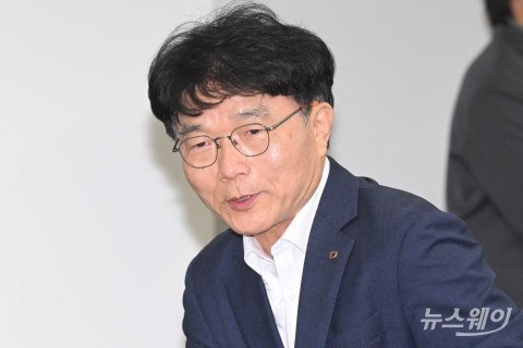 '생산적 금융 대전환 회의' 참석한 박상진 신임 한국산업은행 회장