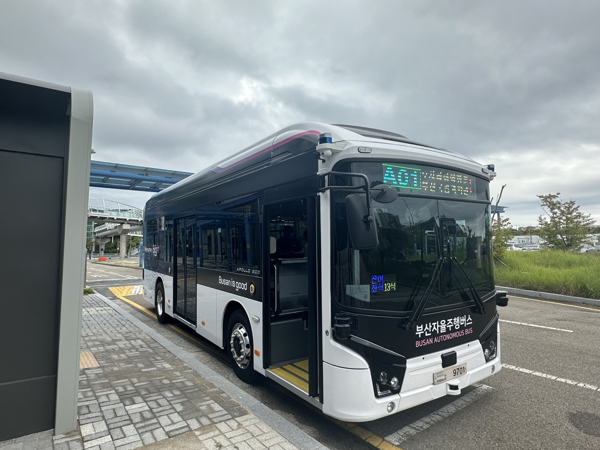 [르포]공사판 회피·유턴도 척척...LGU+ 자율주행버스 타보니 - 뉴스 썸네일 이미지