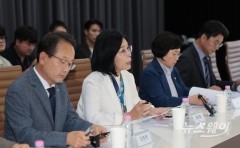 '해킹 피해' 롯데카드 본사 찾은 민주·혁신당···"부실경영 의심"