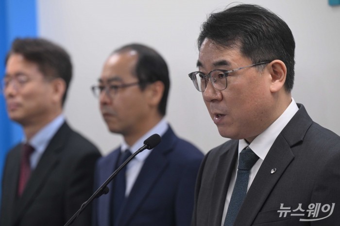 이승우 금융감독원 부원장보가 23일 오전 서울 여의도 한국거래소에서 열린 주가조작근절 합동대응단에서 발표를 하고 있다. 사진=강민석 기자 kms@newsway.co.kr