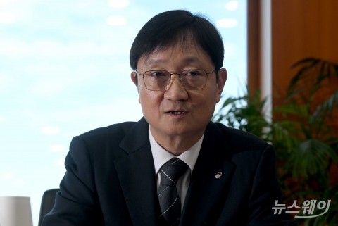 이찬진 금감원장 &quot;부동산 금융 고령화 대응 쓰자···주택연금 유동화 소비 강조&quot;