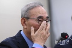김영섭 KT 대표 "全 고객 대상 위약금 면제 검토"