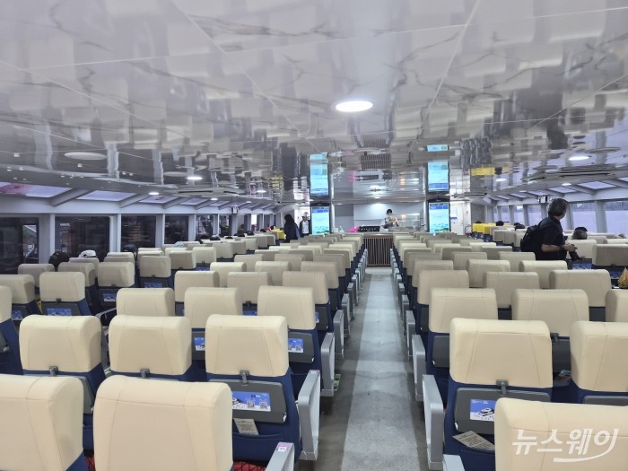한강버스 내부 모습. 사진= 주현철 기자