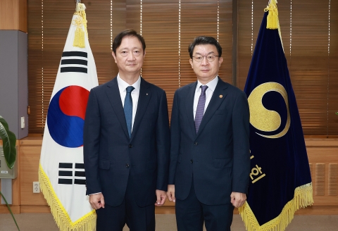 이억원·이찬진 &quot;원팀으로 금융행정 쇄신&quot;···소비자 보호 강화 다짐