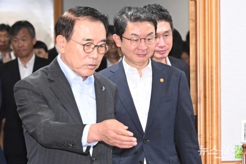 이억원 금융위원장, 은행장들과 첫 만남···생산적 금융 추진 본격화