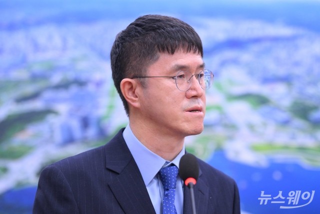서희건설, 지주택 공사비 증액·토지 매입 논란 속 집중포화
