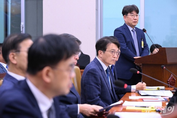 이상화 동해종합기술공사 부사장이 13일 오후 서울 여의도 국회 국토교통위원회에서 열린 국토교통부·행정중심복합도시건설청·새만금개발청에 대한 2025년도 국정감사에 증인으로 출석해 의원의 질문을 경청하고 있다. 사진=강민석 기자 kms@newsway.co.kr