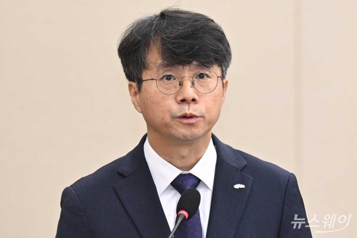최영근 한국공정거래조정원장이 14일 오전 서울 여의도 국회 정무위원회에서 열린 공정거래위원회-개인정보보호위원회-소비자원 등에 대한 2025년도 국정감사에서 업무보고를 하고 있다. 사진=강민석 기자 kms@newsway.co.kr