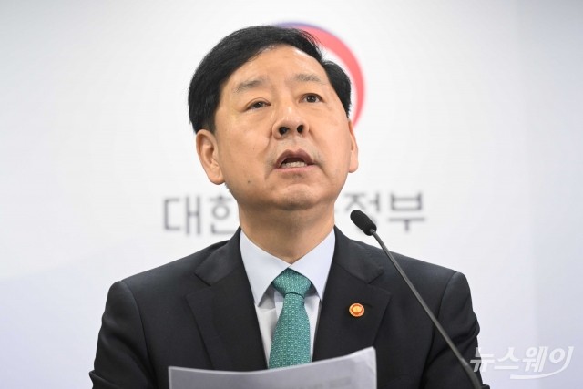 구윤철 부총리 "국내 금융시장 안정적···주택공급 확대 총력"