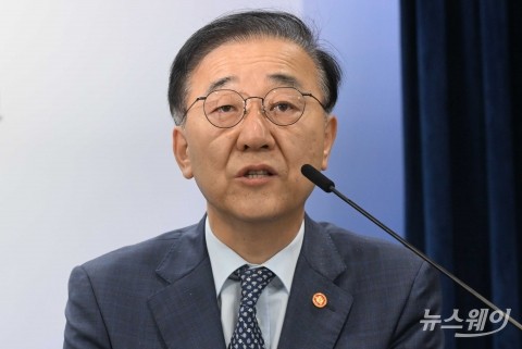 '초강수' 서울·수도권 규제, 과열 막을까···'거래 위축'·'풍선효과' 동반 우려