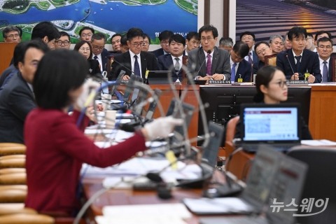 고속도로 동파방지 열선 설치 부실 문제 답변하는 함진규 사장