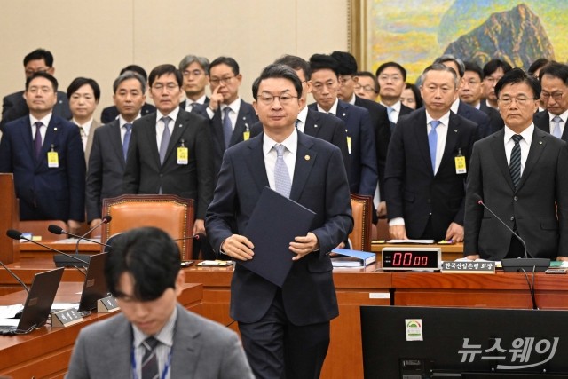 스테이블코인 강조한 이억원 금융위원장···"속도감 있게 연내 추진"