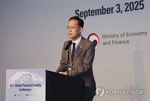 이형일 기재차관 &quot;AI 대전환 시대, 韓경제 구조적 한계 돌파구&quot;