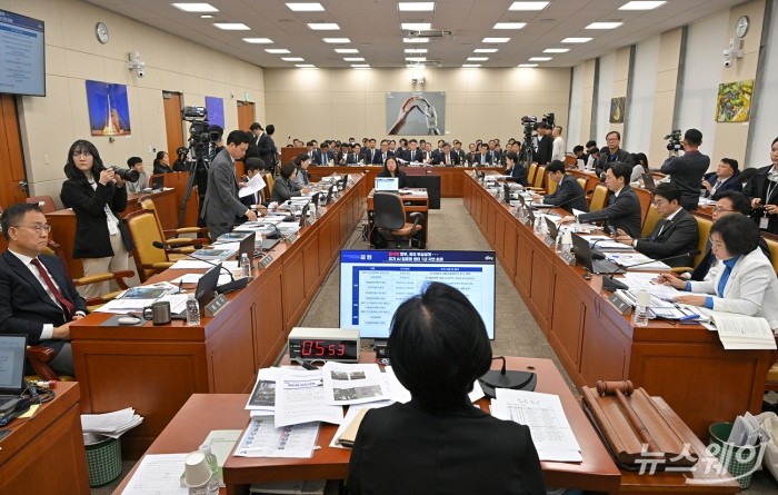 21일 서울 여의도 국회 과학기술정보방송통신위원회에서 정보통신산업진흥원 등에 대한 국정감사가 진행되고있다. 사진=이수길 기자 Leo2004@newsway.co.kr