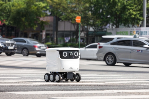 국감 뭇매에 '자율주행 로봇' 띄운 배민···또 다른 '안전 리스크'되나